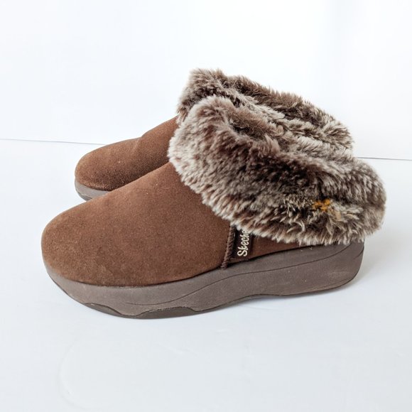 skechers fuzzy slippers